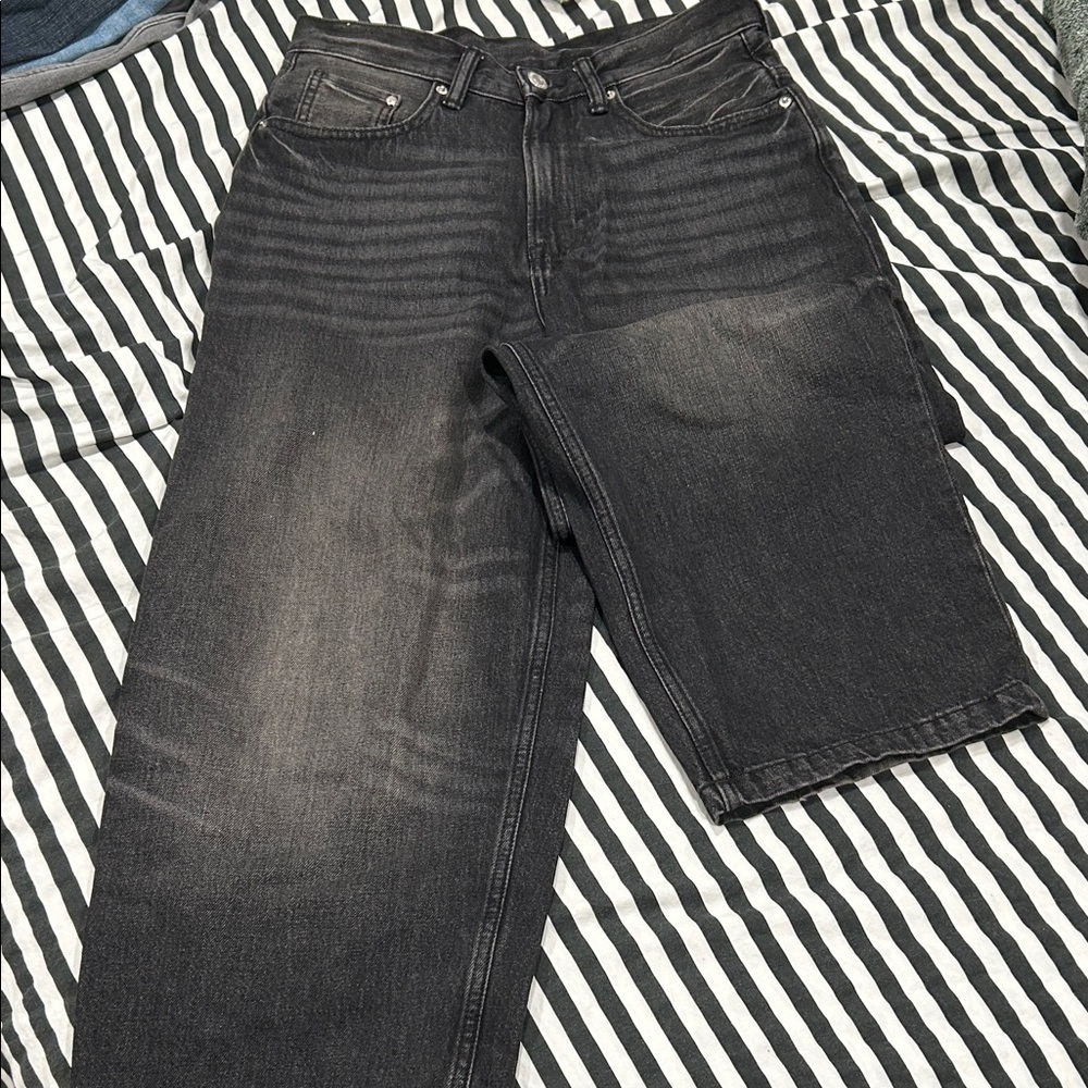 H&M Mens Baggy Loose Fit Jeans 28/30 - Black
